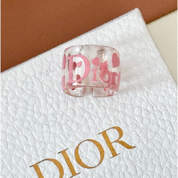 Dior Acrylic Ring Pink Hearts - Picture 5 of 5
